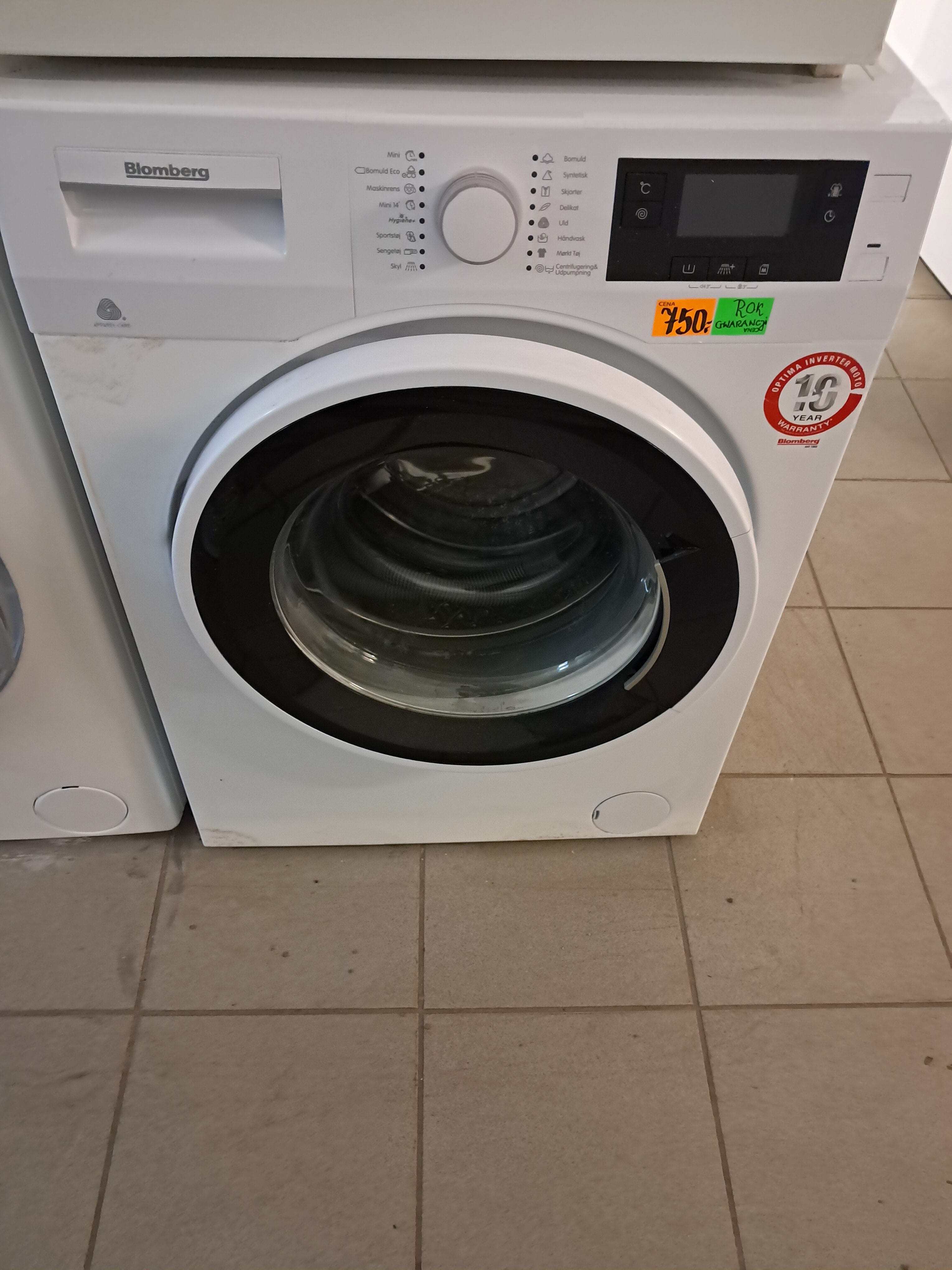BLOMBERG BWG686WG